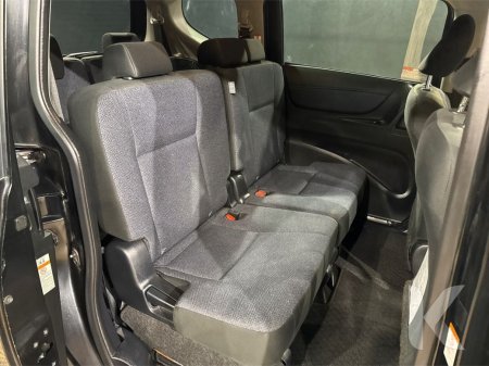 2017 Toyota Sienta - photo 16