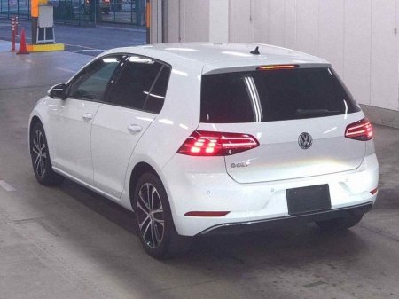 2020 Volkswagen Golf - photo 2