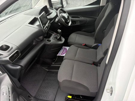 2020 Peugeot Partner - photo 10