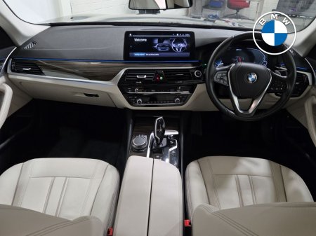 2021 BMW 5-Series - photo 4