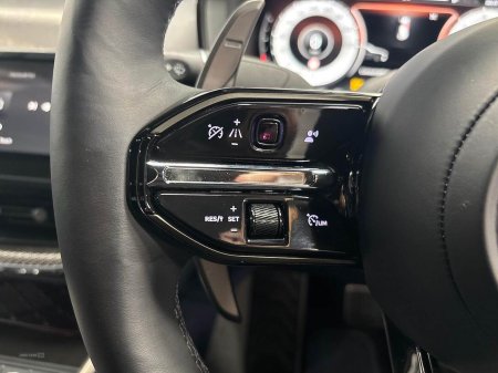 2025 Aston Martin DBX - photo 32