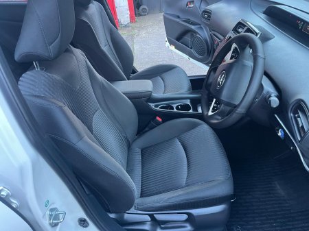 2017 Toyota Prius - photo 24