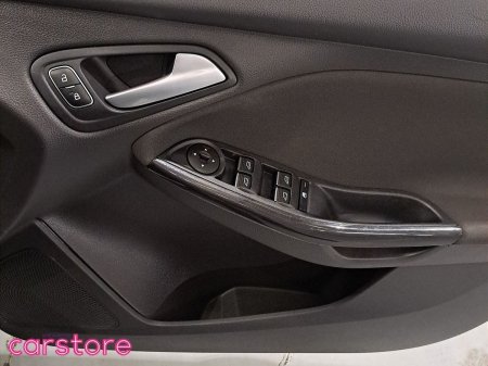 2018 Ford Focus - photo 17