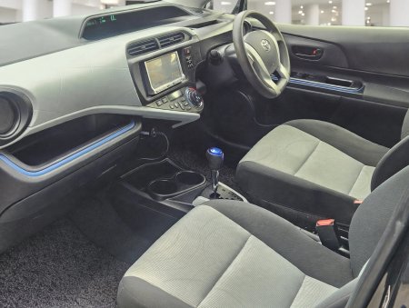 2013 Toyota Aqua - photo 9