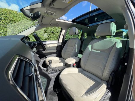 2017 Volkswagen Tiguan - photo 2