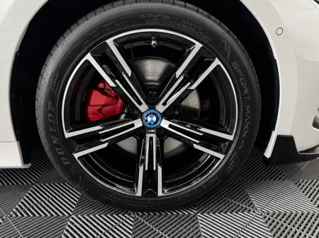2023 BMW 3-Series - photo 12