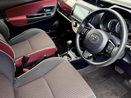 2017 Toyota Vitz - photo 9