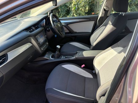 2015 Toyota Avensis - photo 6