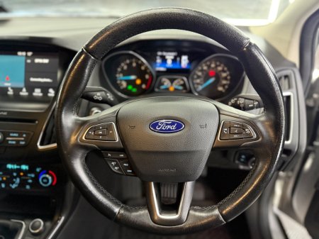 2017 Ford Focus - photo 25