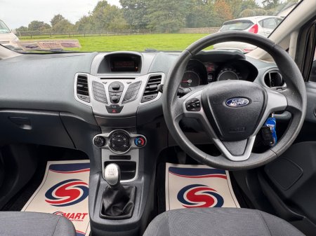 2011 Ford Fiesta - photo 8