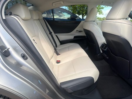 2025 Lexus ES - photo 9