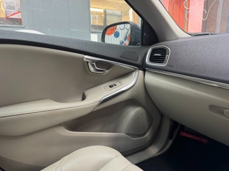 2018 Volvo V40 - photo 15