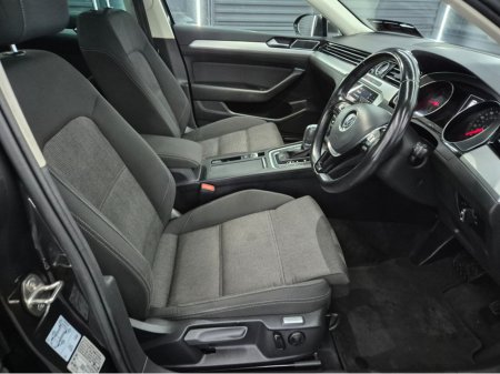 2019 Volkswagen Passat - photo 12