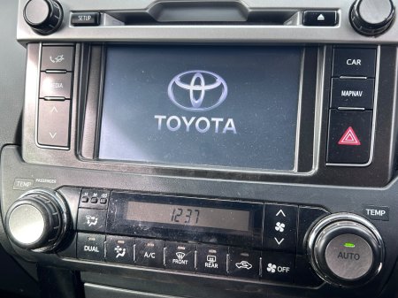 2016 Toyota Land Cruiser - photo 17