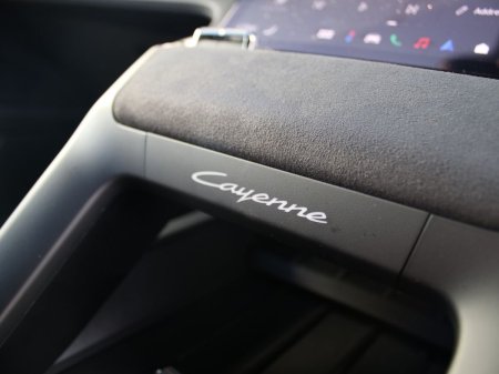 2026 Porsche Cayenne - photo 25