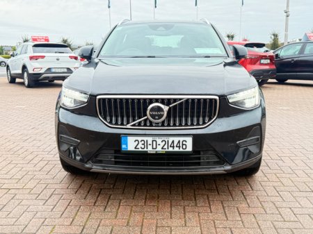 2023 Volvo XC40 - photo 2
