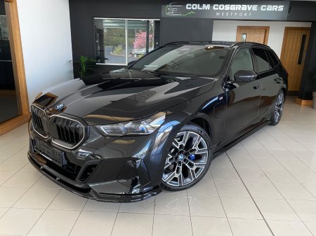 2025 BMW 5-Series - photo 3