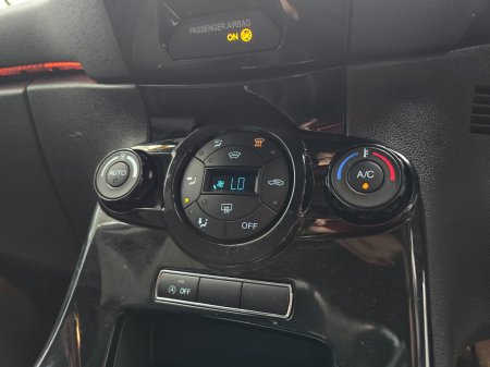 2015 Ford Fiesta - photo 15