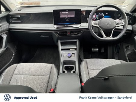 2025 Volkswagen Tiguan - photo 2