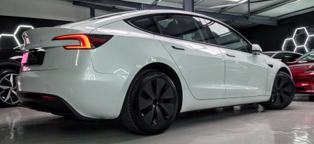 2025 Tesla Model 3 - photo 15