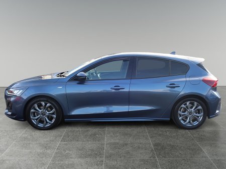 2023 Ford Focus - photo 2
