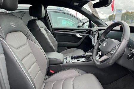 2026 Volkswagen Touareg - photo 17