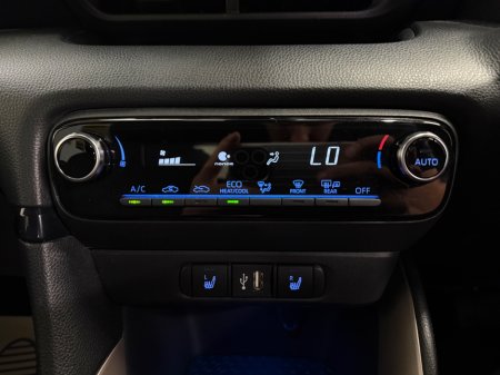 2021 Toyota Yaris - photo 9