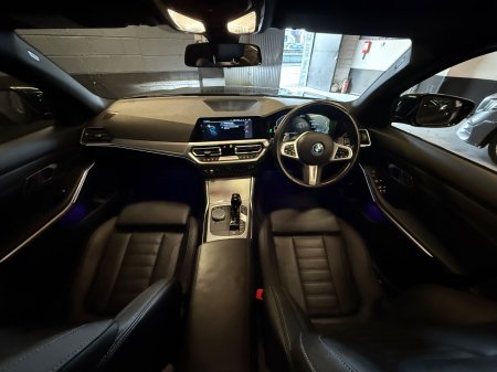 2022 BMW 3-Series - photo 9