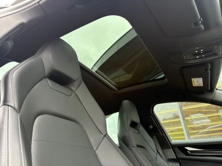 2025 Porsche Panamera - photo 29