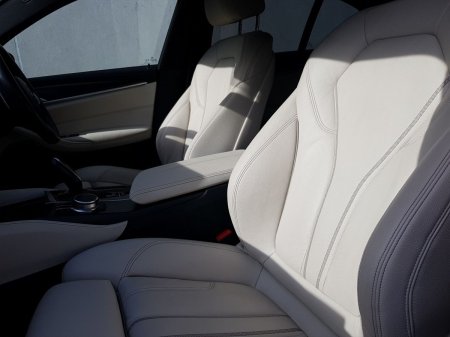 2023 BMW 5-Series - photo 7