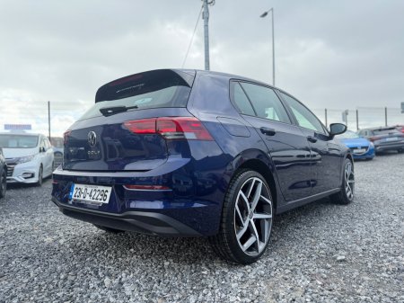 2023 Volkswagen Golf - photo 2