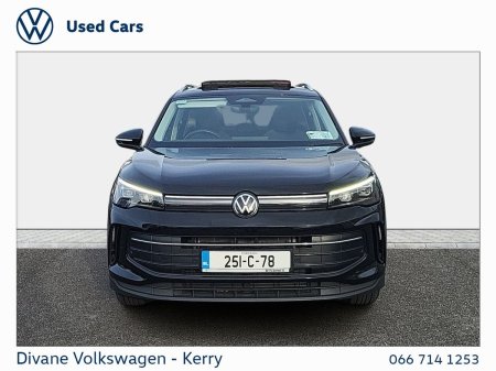 2025 Volkswagen Tiguan - photo 11