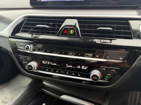 2022 BMW 5-Series - photo 15