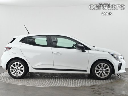 2024 Renault Clio - photo 2
