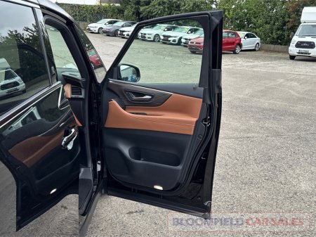 2025 Toyota Alphard - photo 31