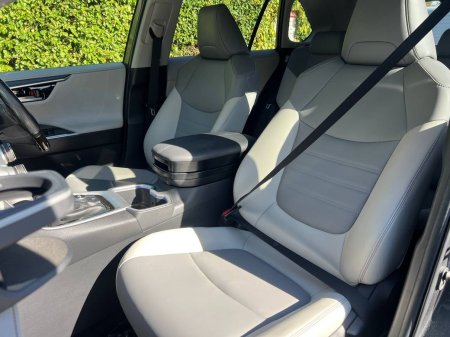 2020 Toyota RAV4 - photo 6