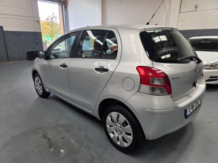 2010 Toyota Yaris - photo 4