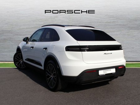 2026 Porsche Macan - photo 2
