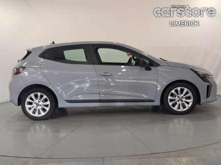 2024 Renault Clio - photo 2