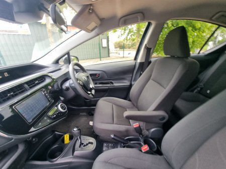 2019 Toyota Aqua - photo 18