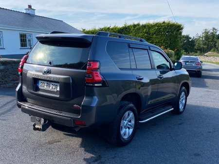 2020 Toyota Land Cruiser - photo 2