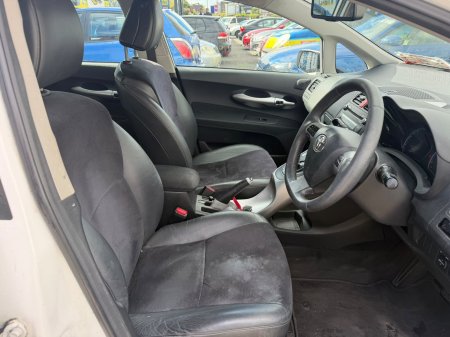 2011 Toyota Auris - photo 14