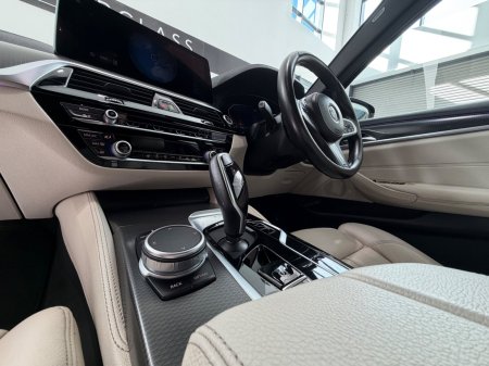 2021 BMW 5-Series - photo 13