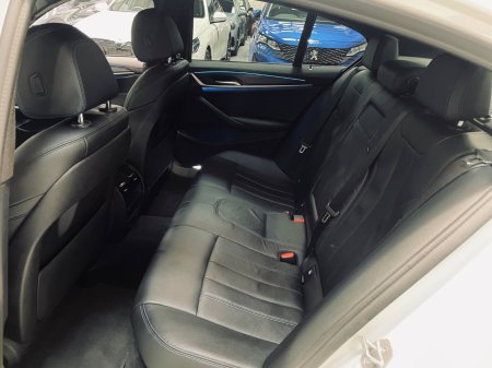 2022 BMW 5-Series - photo 14