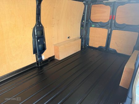 2025 Ford Transit Custom - photo 17