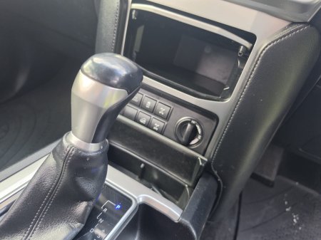 2018 Toyota Land Cruiser - photo 12