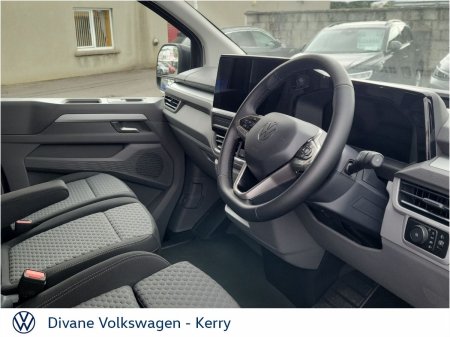2026 Volkswagen Caravelle - photo 2