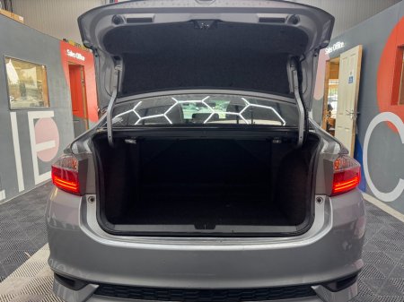 2020 Honda Grace - photo 7
