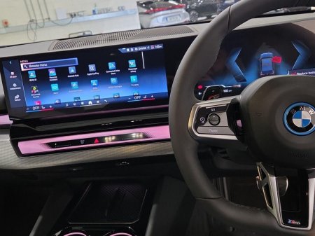 2026 BMW 5-Series - photo 17