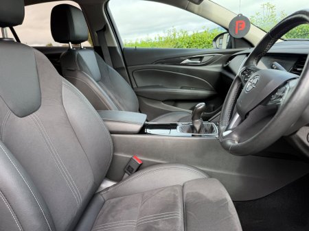 2022 Opel Insignia - photo 12